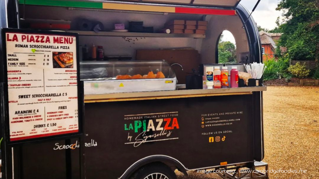 La Piazza serving Italian pizza, a favorite street eat food truck in UAE.